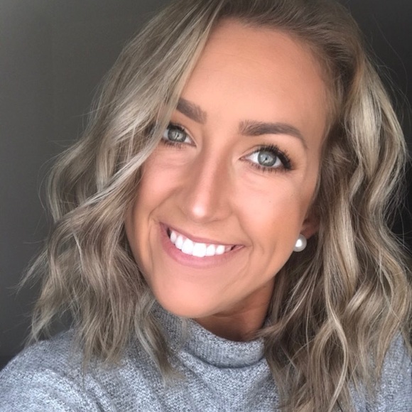 Meet your Posher, Kari - Picture 1 of 1